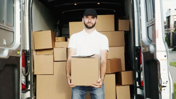 Comment optimiser l'espace dans son garage pour le stockage après un déménagement